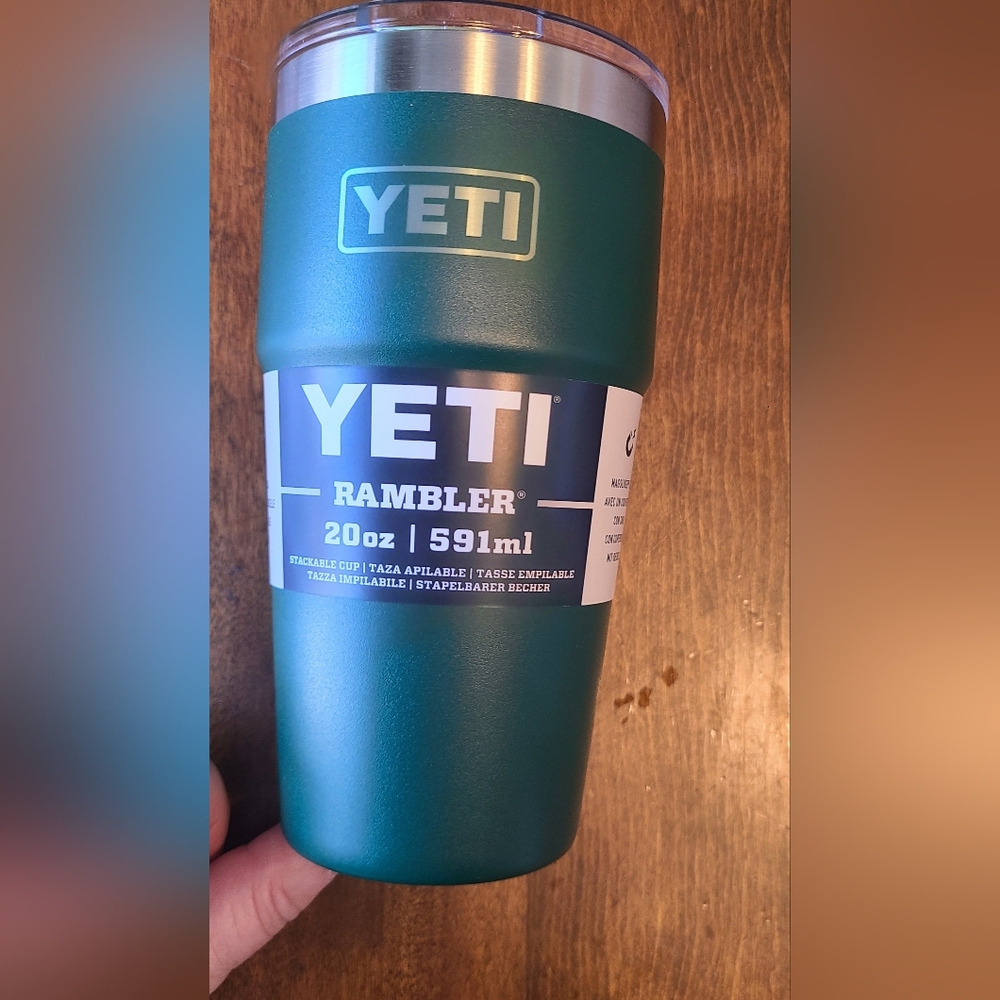 YETI Rambler 20 oz Tumbler Black Forest Green NEW 2 Available